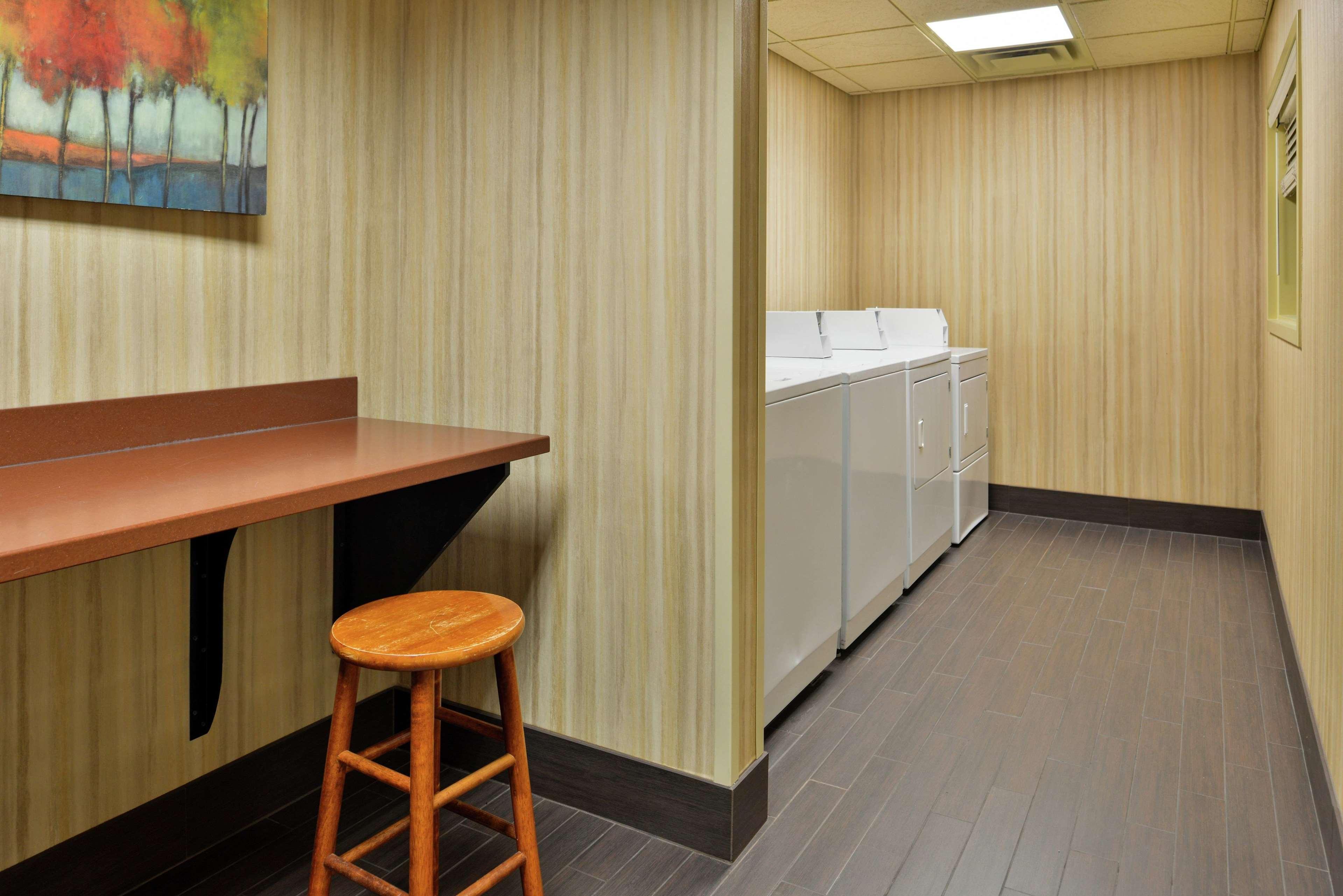 Hampton Inn Idaho Falls / Airport Екстериор снимка