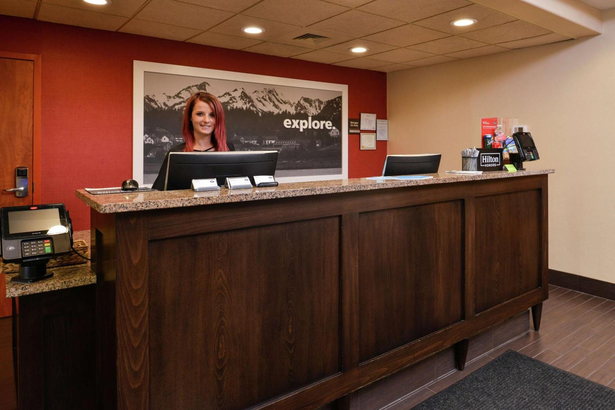 Hampton Inn Idaho Falls / Airport Екстериор снимка