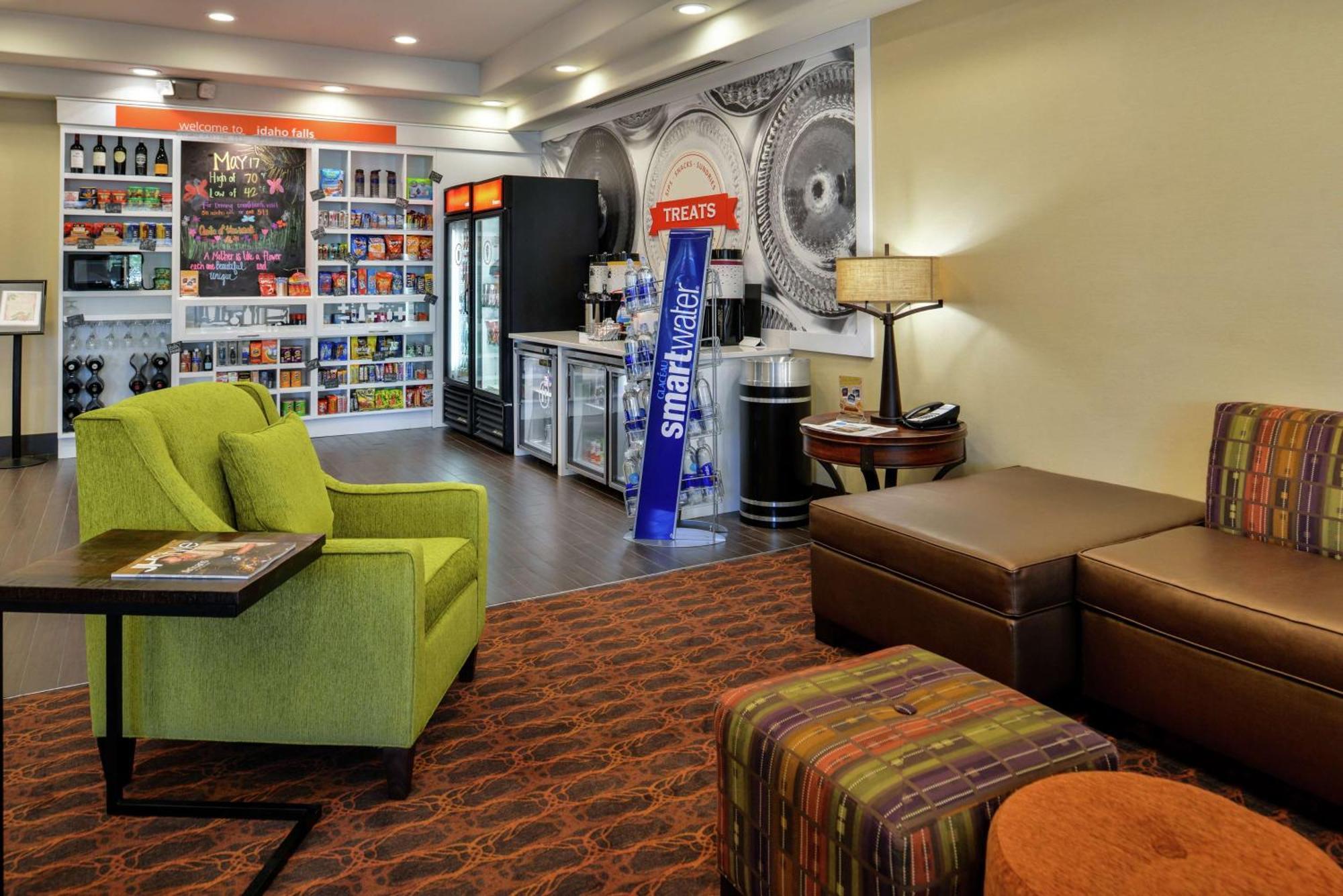 Hampton Inn Idaho Falls / Airport Екстериор снимка