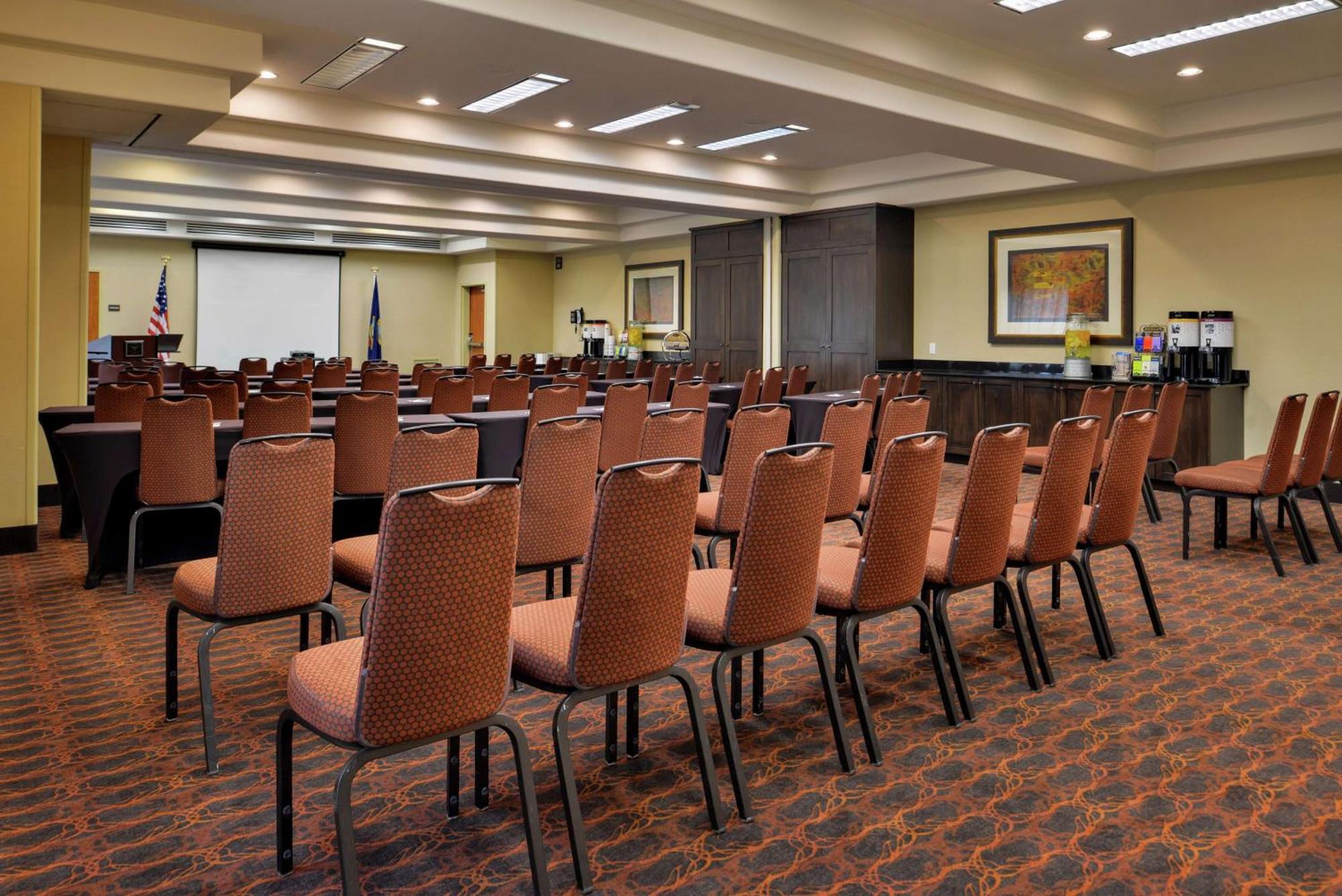 Hampton Inn Idaho Falls / Airport Екстериор снимка