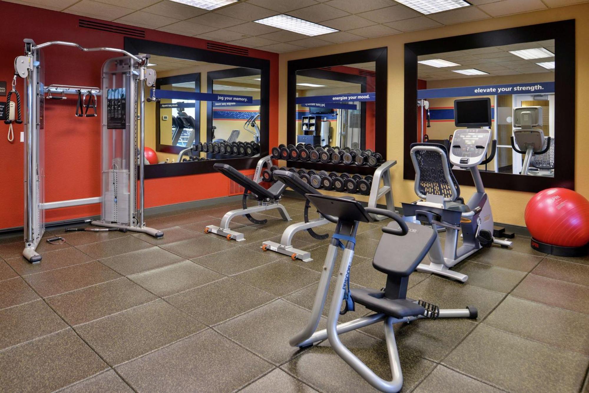 Hampton Inn Idaho Falls / Airport Екстериор снимка